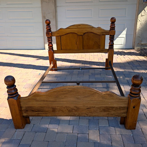 Solid wood queen - queen, brown